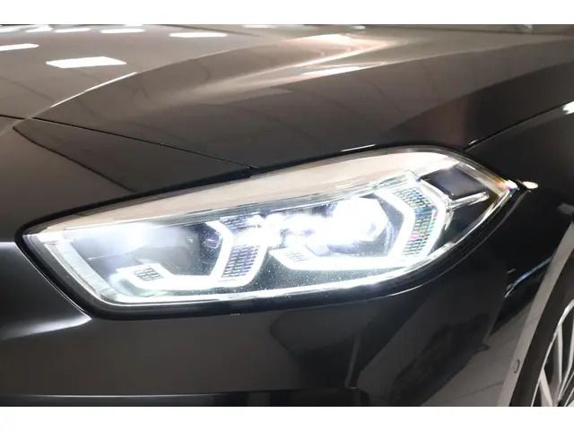 BMW 1 Serie 118i Business Edition Plus 2022 Benzine 25