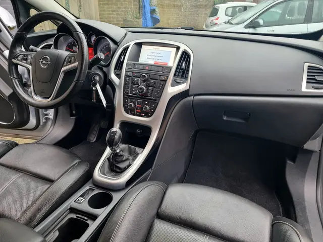 Opel Astra GTC 1.4 Turbo Sport 2012 Benzine 15