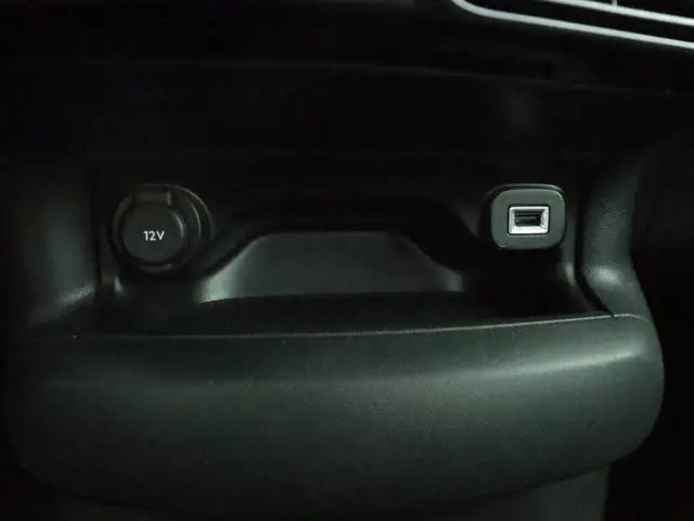 Citroën C4 Cactus 1.2 PureTech Business 2015 Benzine 39