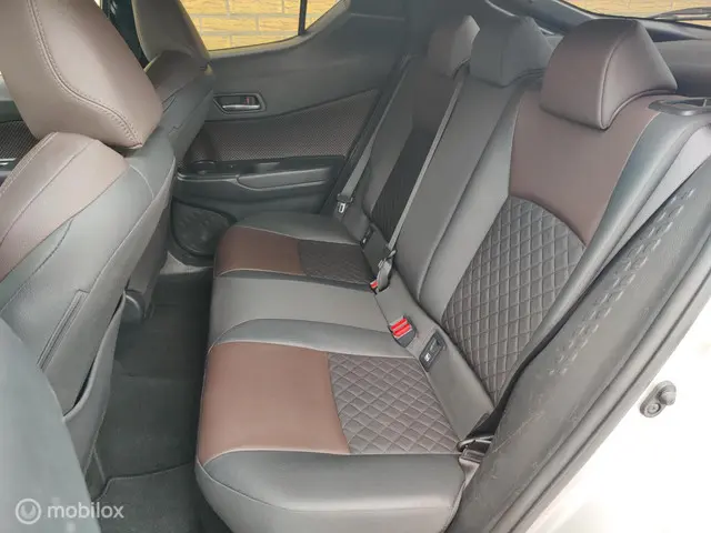 Toyota C-HR 1.8 Hybrid Executive 2018 Hybride Benzine 6