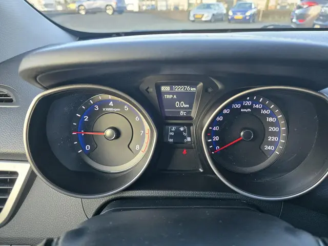 Hyundai i30 1.6 VERKOCHT 2015 Benzine 13