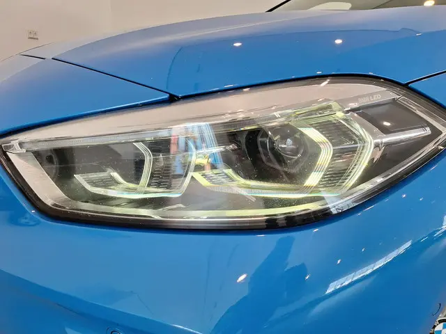 BMW 1 Serie 118i Executive Edition 2021 Benzine 12