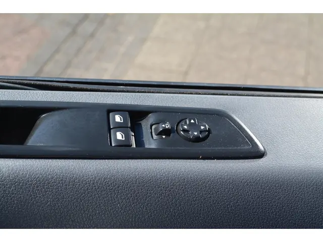 Opel Vivaro-e L2H1 Edition 50 kWh 2021 Elektrisch 21