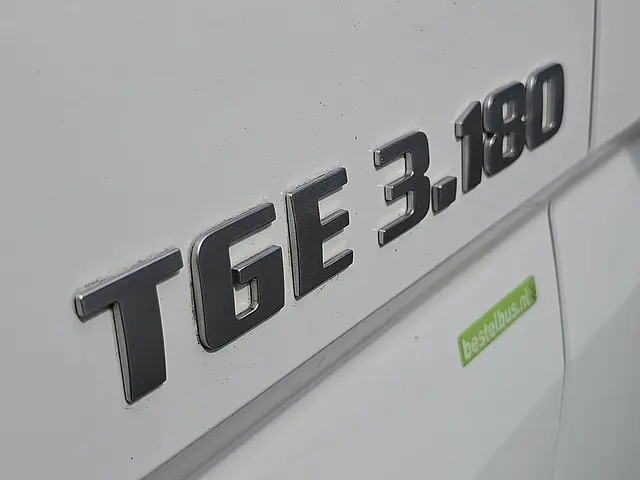 MAN TGE 3.180 2021 Diesel 12