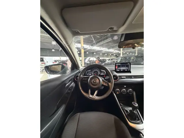 Mazda 2 1.5 Skyactiv-G Luxury 2022 Hybride Benzine 14