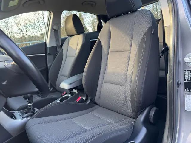 Hyundai i30 1.6 GDI i-Motion Plus 2015 Benzine 9