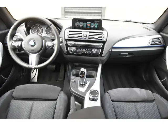 BMW 1 Serie 118i Executive 2017 Benzine 3