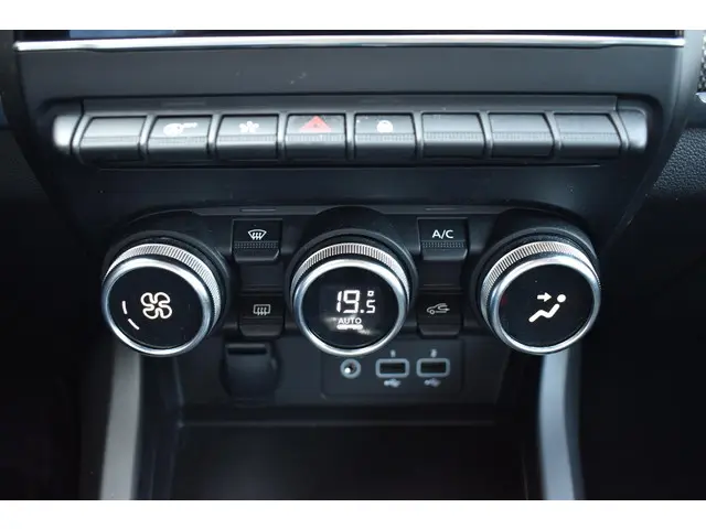 Renault Arkana TCe 140 EDC Intens 2021 Benzine 17