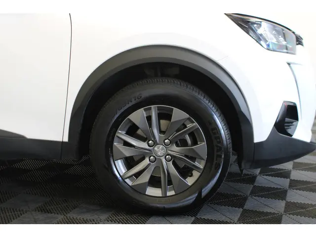 Peugeot 2008 3