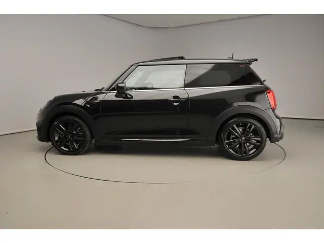 MINI 3-Deurs Cooper Rockingham GT 2024 Benzine 2