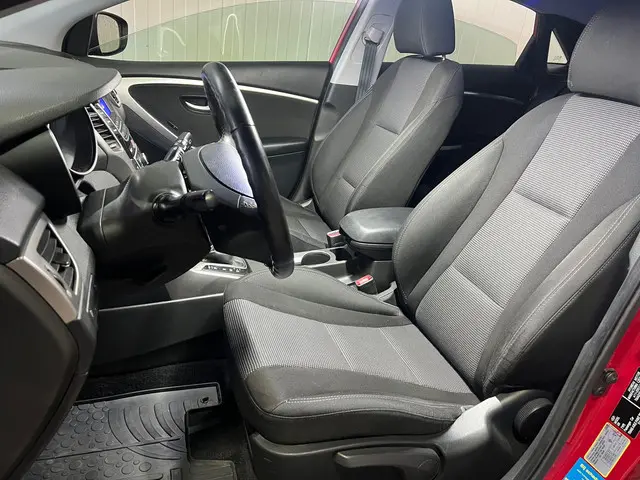Hyundai i30 1.6 GDI i-Motion AUTOMAAT 2012 Benzine 6
