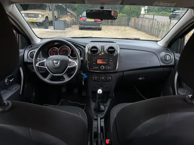 Dacia Logan Airco, trekhaak 2017 Benzine 6