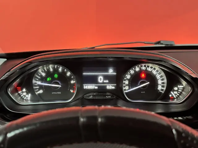 Peugeot 208 1.2 PureTech GT-line 2017 Benzine 32