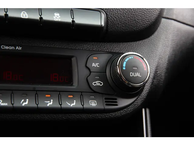 Kia cee'd Sportswagon 1.6 GDI DynamicLine 2015 Benzine 26