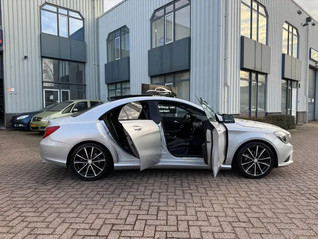 Mercedes-Benz CLA 200 Edition 1 PANO AUT!! 2013 Benzine 6