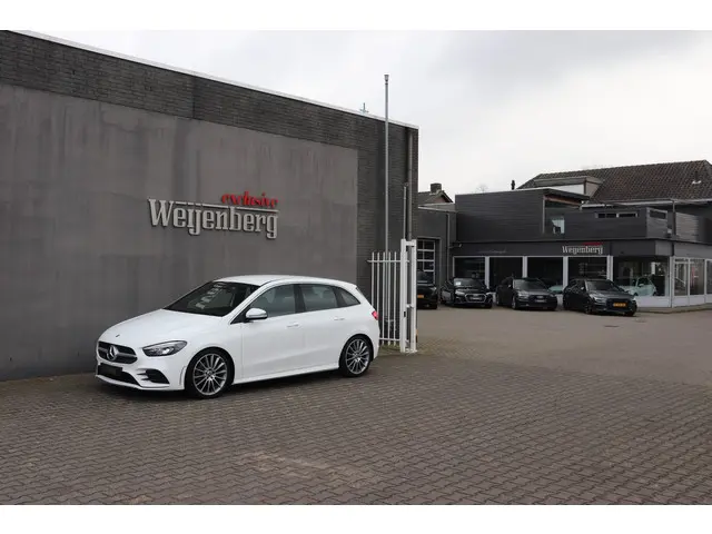 Mercedes-Benz B-Klasse 180 AMG 2019 Benzine 22