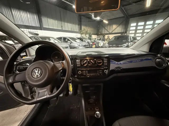 Volkswagen up! 1.0 move up! BlueMotion 2015 Benzine 7