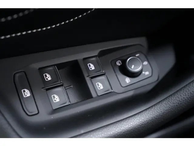 Volkswagen Passat 1.5 TSI Elegance 2020 Benzine 23