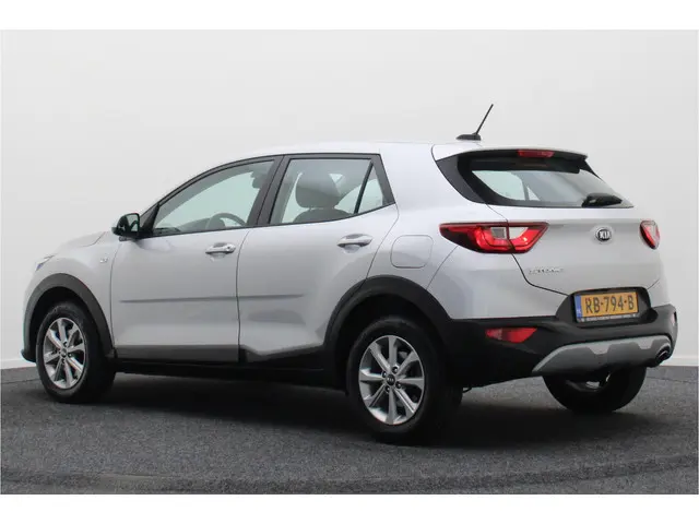 Kia Stonic 1.2 MPi ComfortPlusLine Navigator 2017 Benzine 3