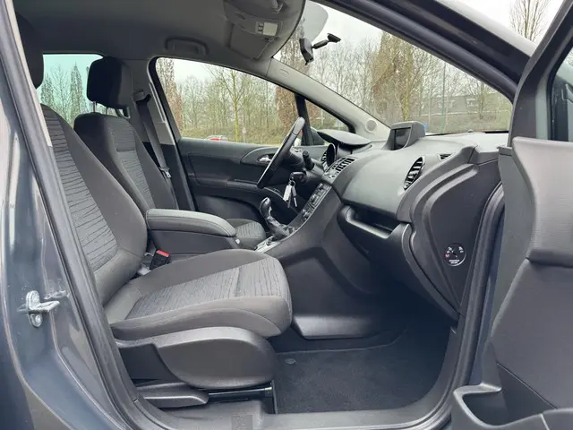 Opel Meriva 1.4 Turbo Berlin 2015 Benzine 4