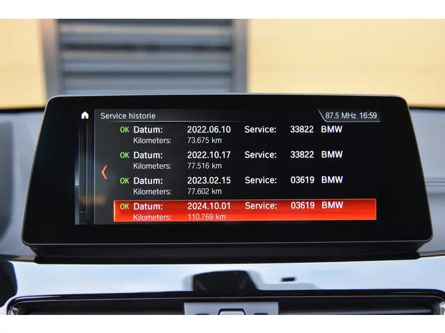 BMW X1 sDrive20i 2019 Benzine 18