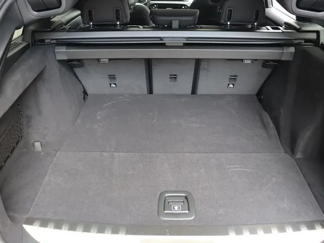 BMW 3 Serie Touring 330e 2025 Hybride Benzine 12