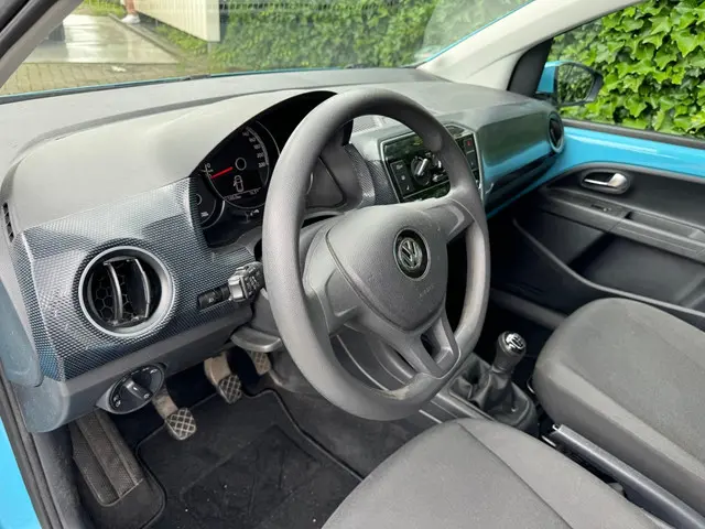 Volkswagen up! 1.0 BMT high up! 2017 Benzine 11