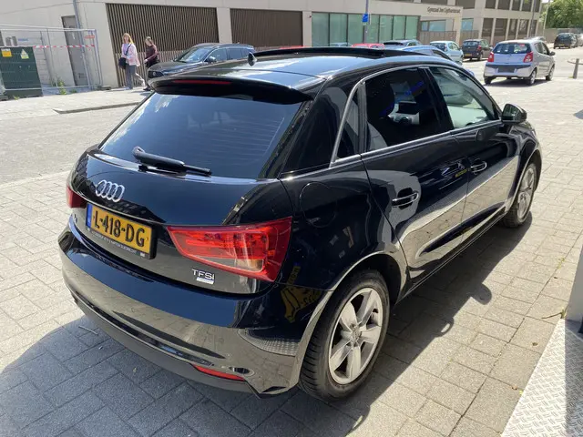 Audi A1 Sportback 1.0 TFSI Pro Line 2018 Benzine 4