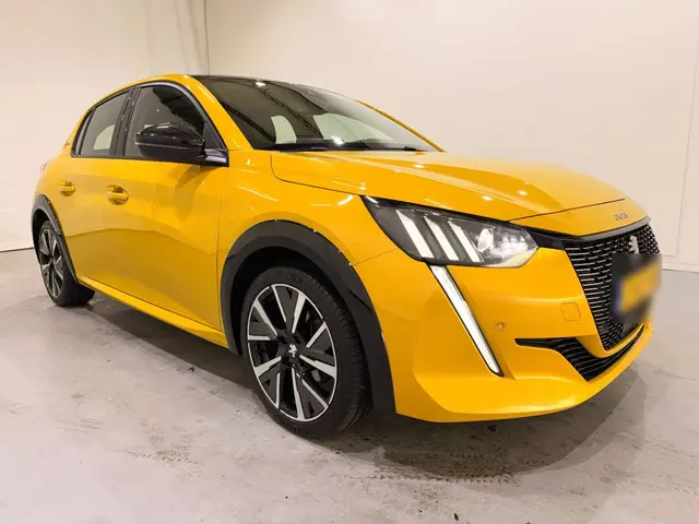 Peugeot 208 1.2 GT 130 Automaat 2021 Benzine 19
