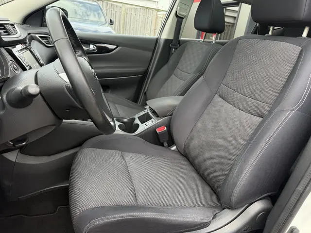 Nissan QASHQAI 1.6 163pk Connect Edition 2015 Benzine 9