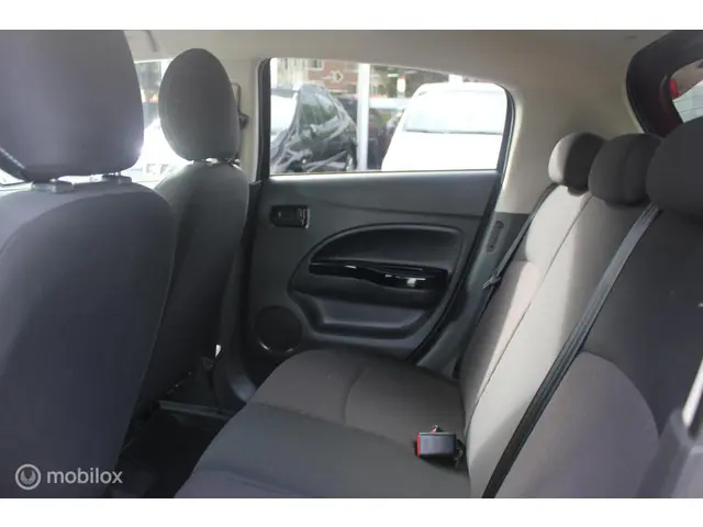 Mitsubishi Space Star 1.0 Intense 2018 Benzine 7