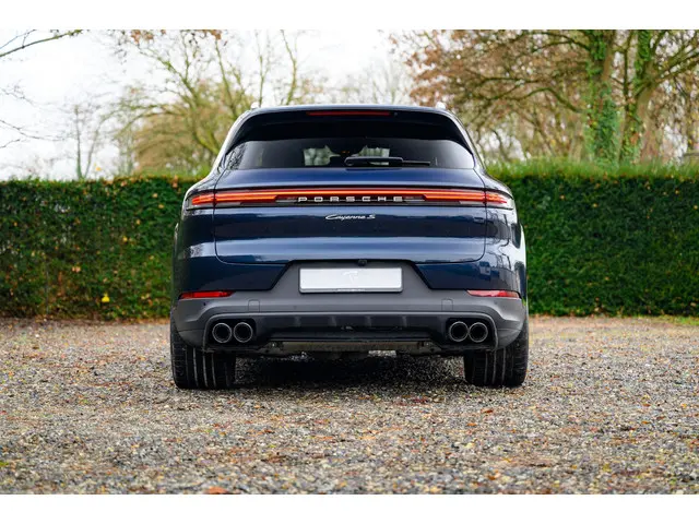 Porsche Cayenne S E-Hybrid 2024 Hybride Benzine 35