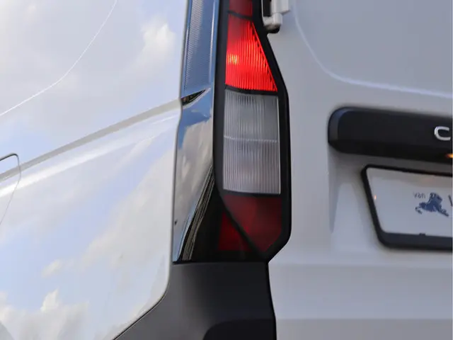 Volkswagen Caddy Cargo 2.0 TDI Comfort 2024 Diesel 11