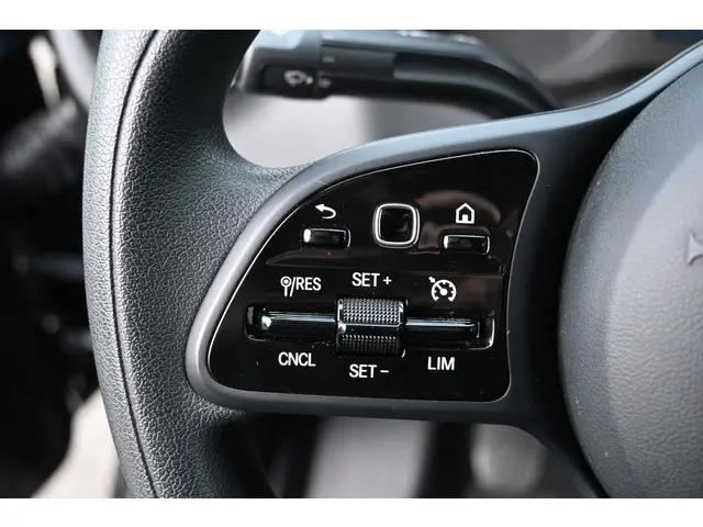 Mercedes-Benz Sprinter 317 CDI L2H2 2023 Diesel 17