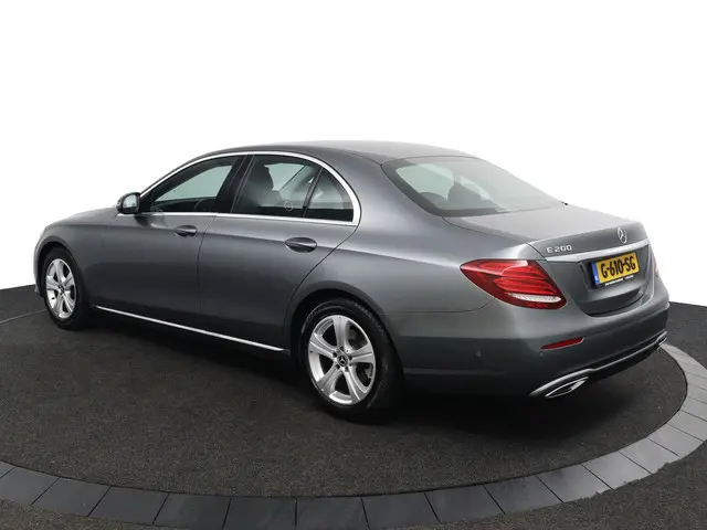 Mercedes-Benz E-Klasse 200 Business 2018 Benzine 5