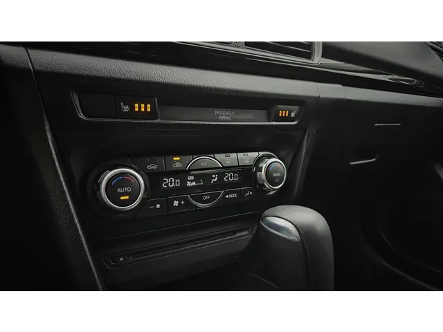 Mazda 3 2.0 SkyActiv-G 120 Center-Line 2016 Benzine 16