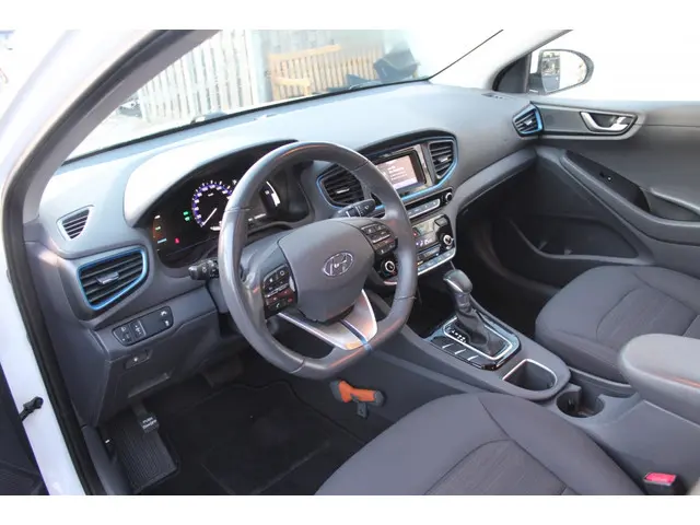 Hyundai IONIQ 1.6 GDi i-Motion 2018 Hybride Benzine 9