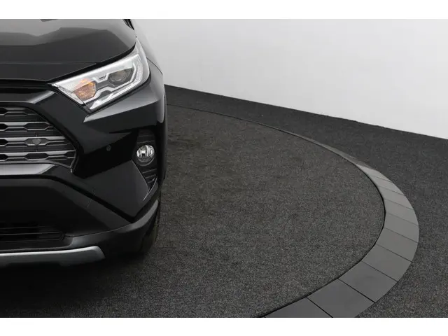 Toyota RAV4 2.5 Hybrid Executive 2021 Hybride Benzine 36