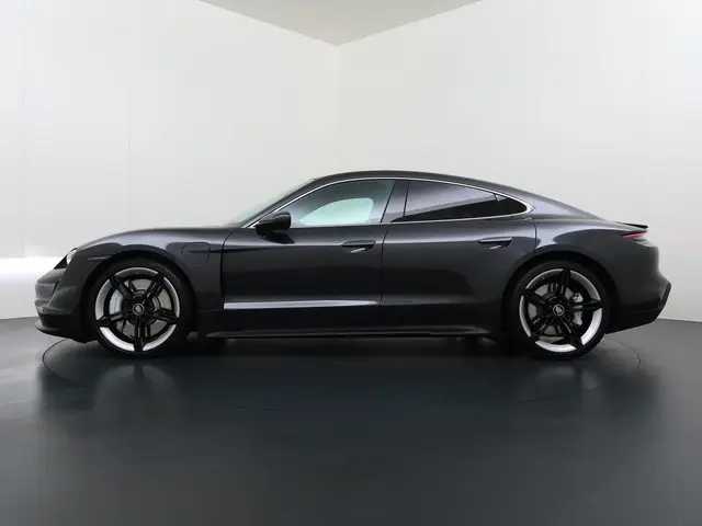 Porsche Taycan Performance 84 kWh 2024 Elektrisch 5