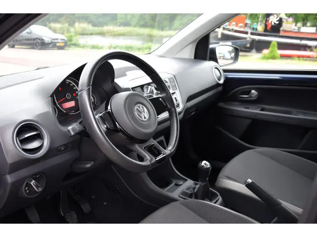 Volkswagen up! 1.0 high up! BlueMotion 2012 Benzine 17