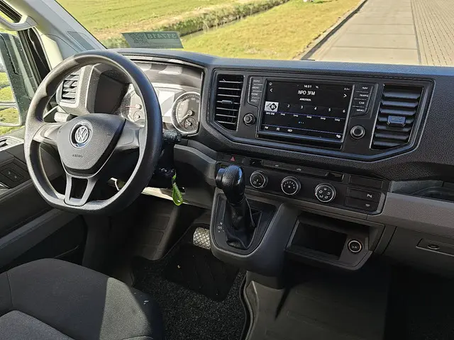 Volkswagen Crafter 35 2.0 2018 Diesel 8