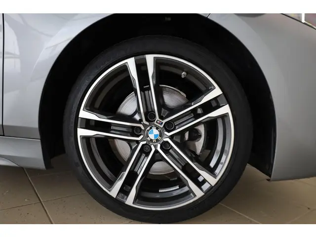 BMW 1 Serie 5-deurs 118i 2022 Benzine 6