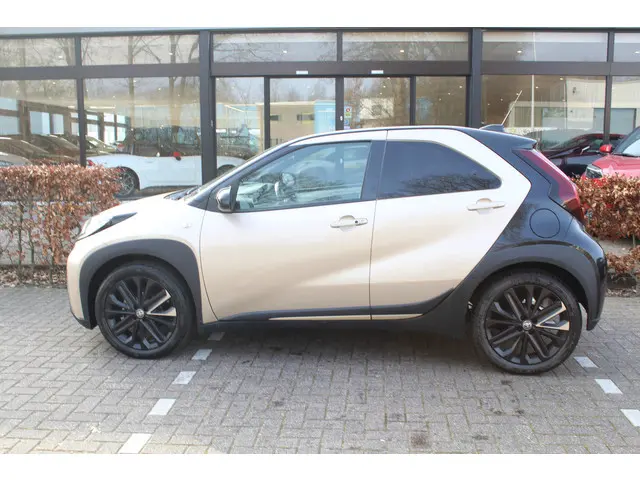 Toyota Aygo X 1.0 VVT-i MT Premium 2024 Benzine 6