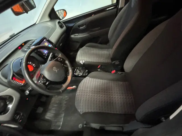 Peugeot 108 1.0 e-VTi Allure 2021 Benzine 18
