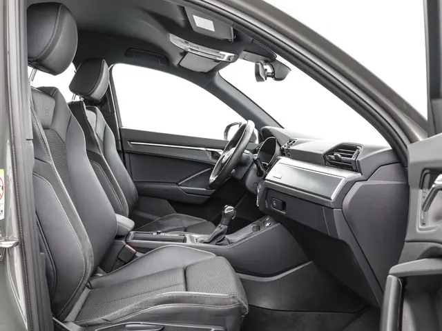 Audi Q3 35 TFSI/150PK S Edition 2020 Benzine 8