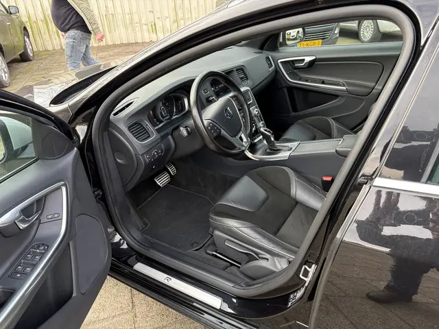 Volvo V60 1.5 T3 R-Design 2016 Benzine 5