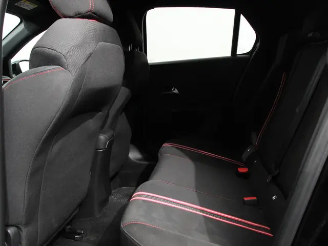 Opel Corsa 1.2 GS Line 131pk Aut. 2023 Benzine 32