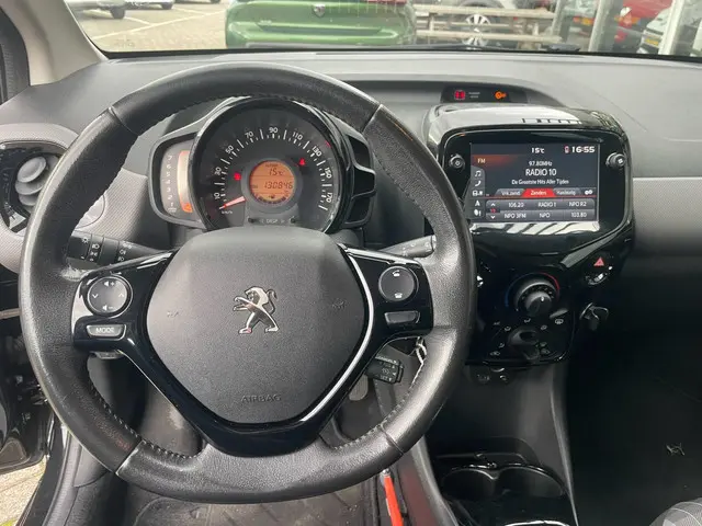 Peugeot 108 1.0 e-VTi Allure / navigatie 2019 Benzine 8