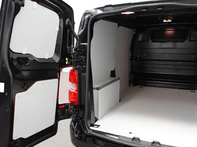 Peugeot Expert 1.5 BlueHDI L2 2023 Diesel 32