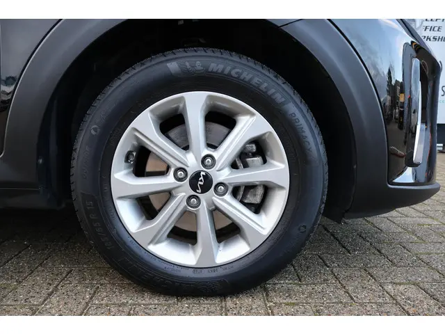 Kia Stonic 1.0 DynamicLine 2022 Hybride Benzine 16